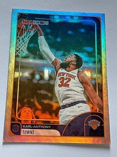 2025-26 Topps NBA Hoops Karl-Anthony Towns #249 Holo Base Card New York Knicks