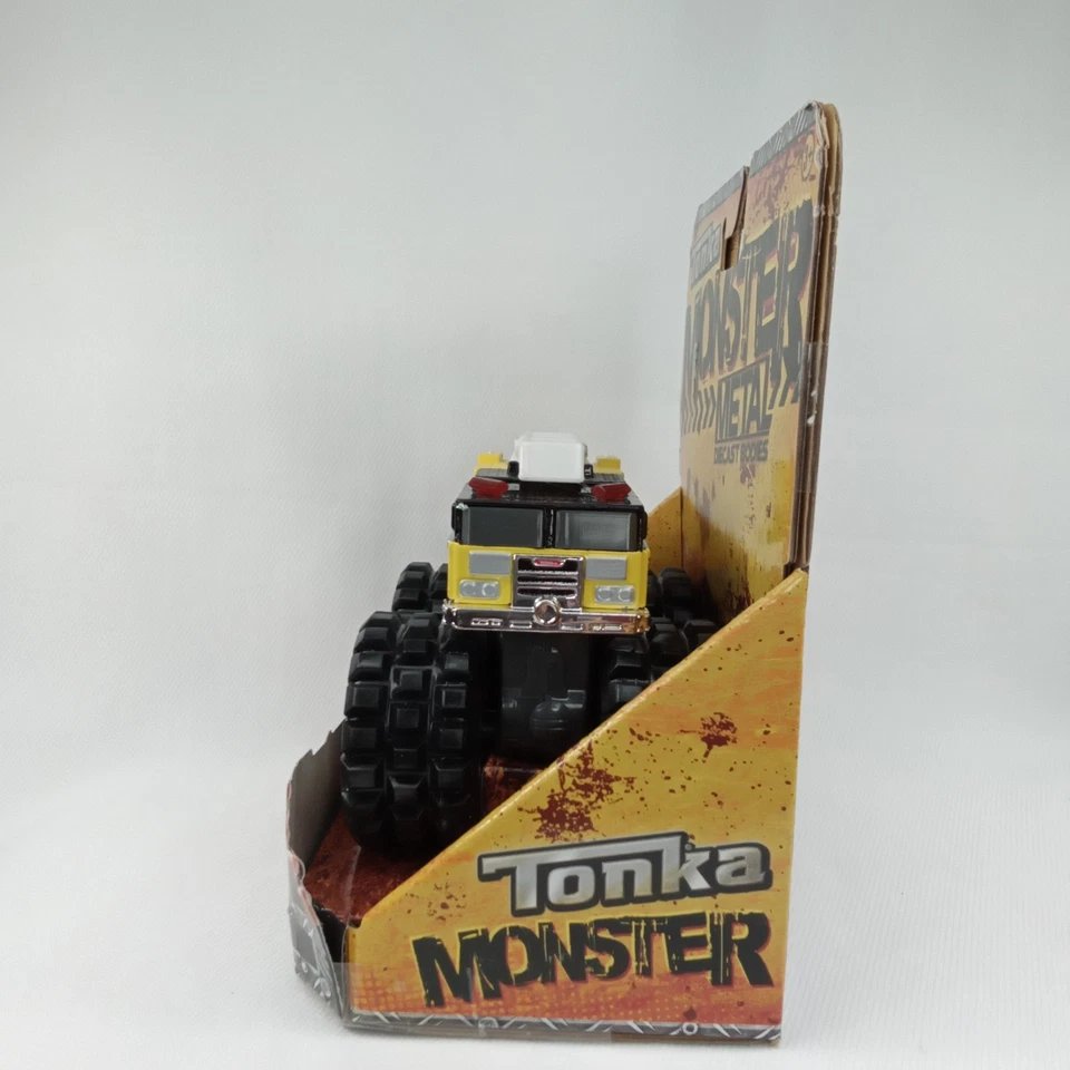Hasbro Tonka Monster Metal Flame Destroy Fire Truck In Original Packaging 2015 - Image 4 of 4