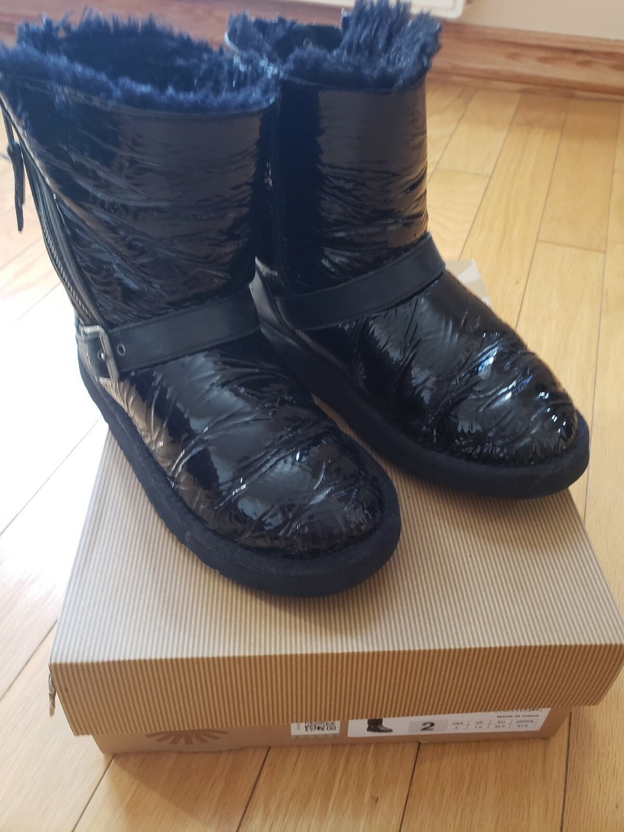 GUC UGG Australia Blaise Patent Leather Boot Black Girls Sz 