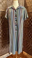 2x Vintage 1960s Polyester Striped Mod Shift Dress Simple Modest Button Collar