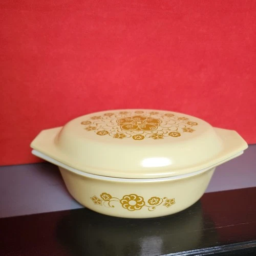 Vintage PYREX KIM CHEE #043 1.5 QT.  Oval Casserole Dish with Lid