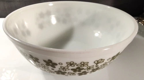 Vintage Pyrex Crazy Daisy Spring Blossom 404 Mixing Bowl