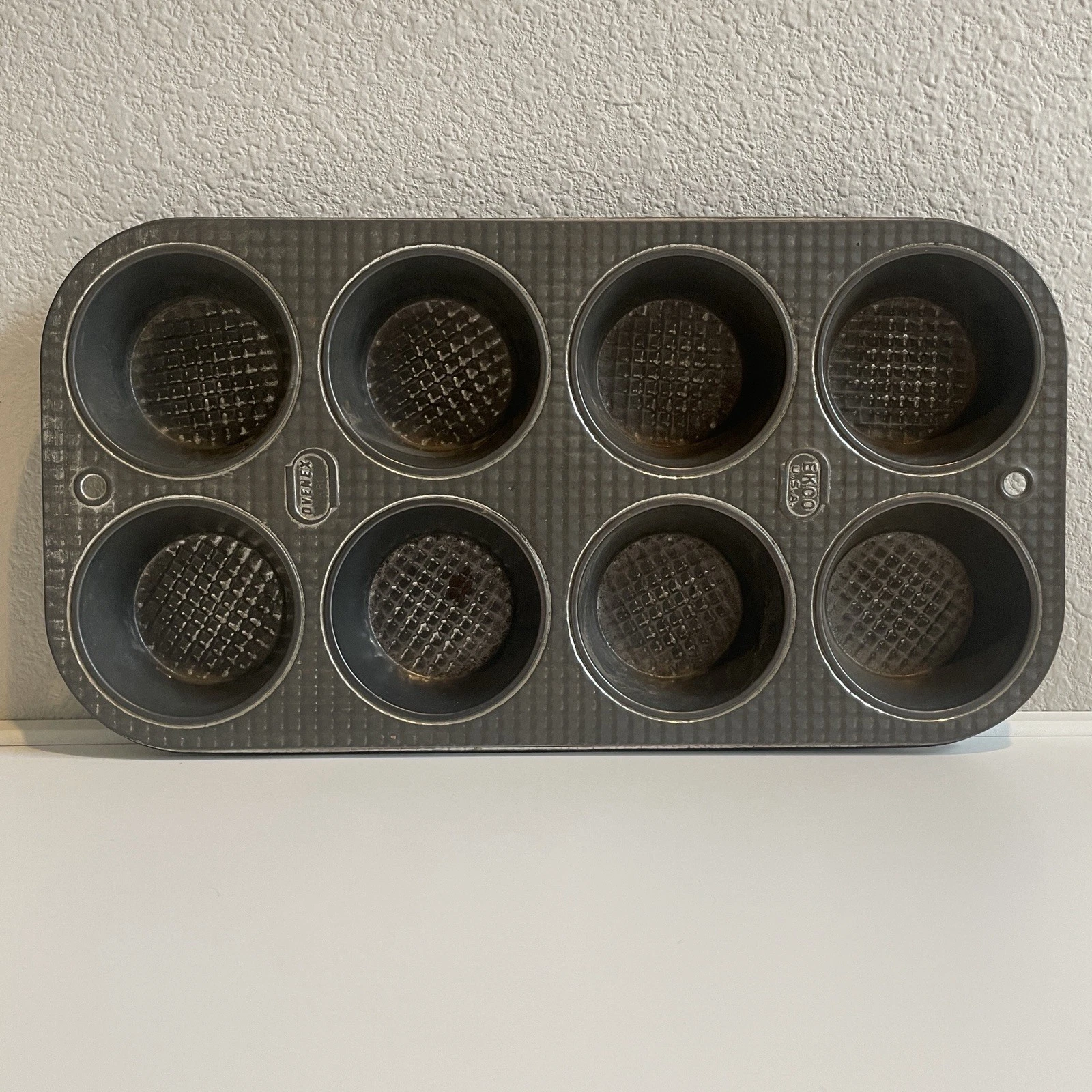 Vintage OVENEX ECKO 8 Muffin Cupcake Pan X80 Waffle Pattern Bakeware USA