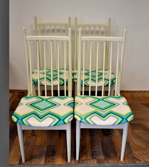 Designer-Eßzimmerstühle 4er Set - weißes Holz - neu bepolstert - Frühlingspreis