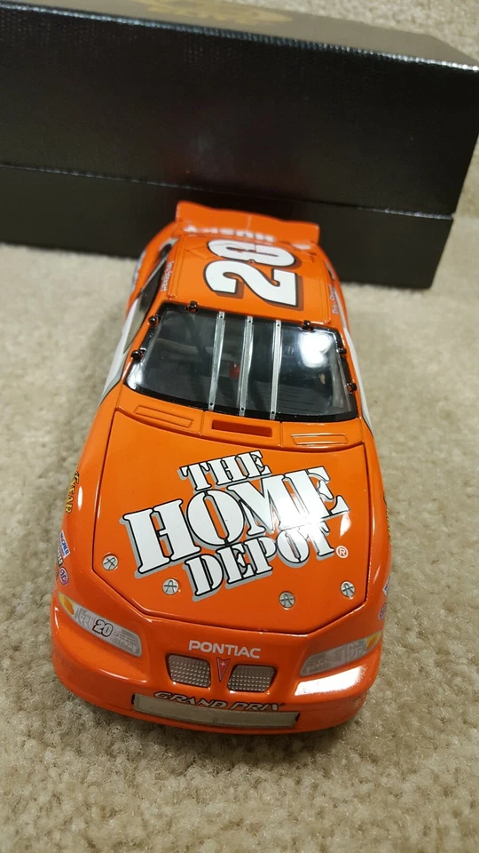 Tony Stewart Rookie 1999 Action Elite 1:24 Home Depot No Stripes #200 of 1000 - Image 3 of 4