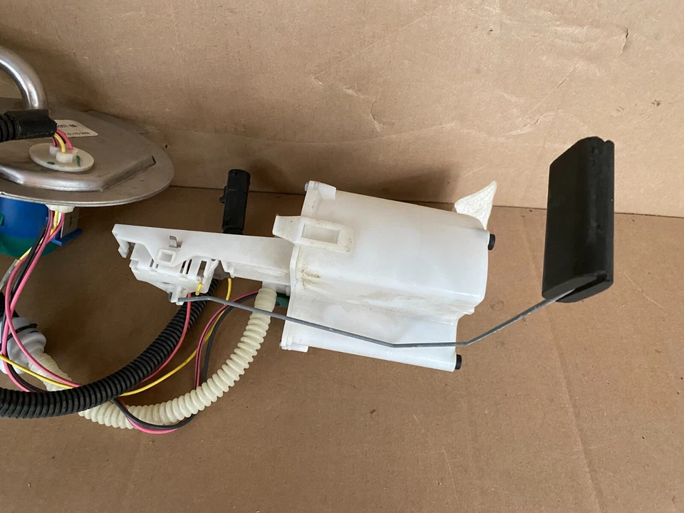 Bomba de combustible Ford 6C3Z-9H307-BA - 2006 2007 F250 F350 F450 Super Duty 5,4 6,8 - Nuevo de Lote Antiguo Foto 4 de 4