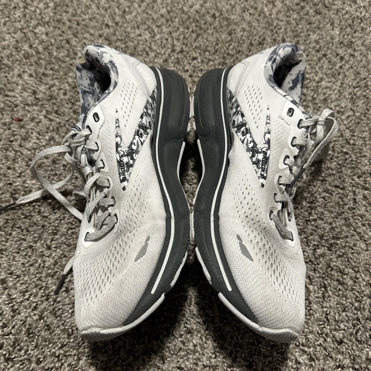 Brooks‎ Ghost 15  White/ebony/oyster Size 11 Brooks Ghost 15 - White - Ebony - Oyster – Fit2Run main image 2