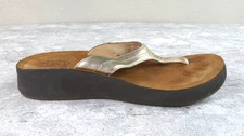 Olukai Lani Sandel Womens 10 Gold Thong Comfort Walking Surfer Shoe Slip On