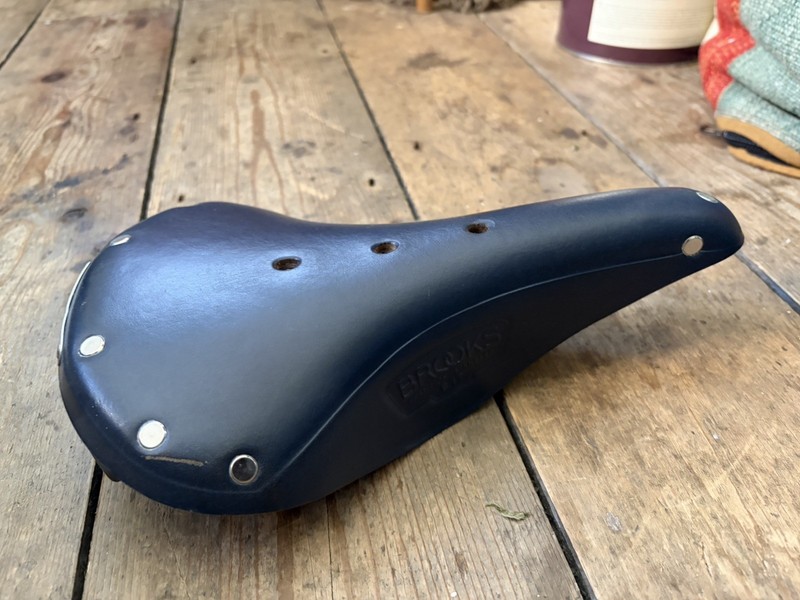 Brooks B17 Standard saddle limited edition blue- UNUSED /rain cover/conditioner
