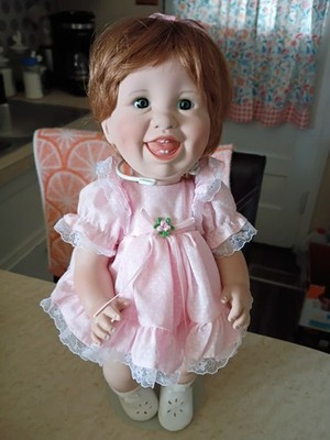 Lee Middleton Missy Doll Signed, Numbered Vinyl, PinkW/Stand