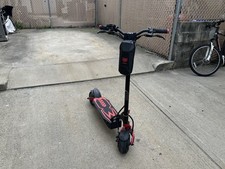 Kaabo Mantis 8 Runs Up to 35 MPH Dual Motor in nice condition flat back tire 