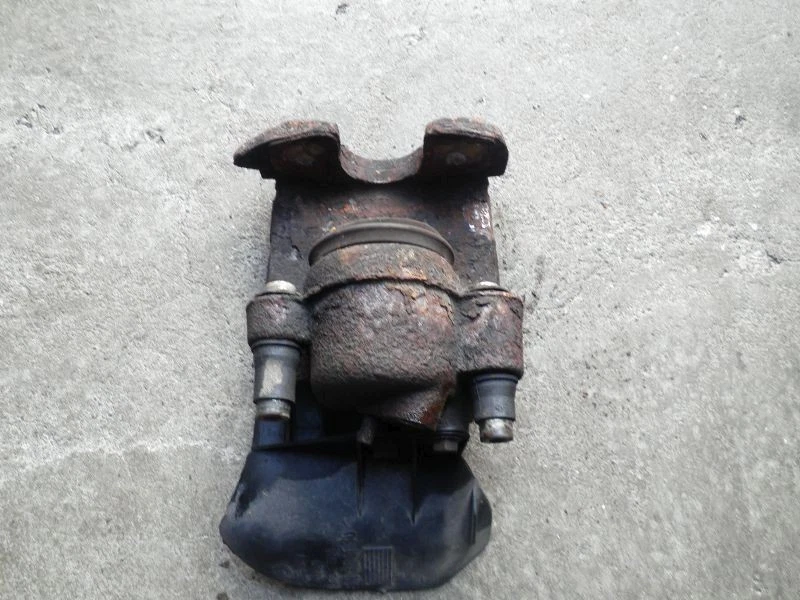 ETRIER DE FREIN AVANT GAUCHE VW Polo III (6N1) Hatchback 1.0i 50 (AER) 216214 - Photo 1/1