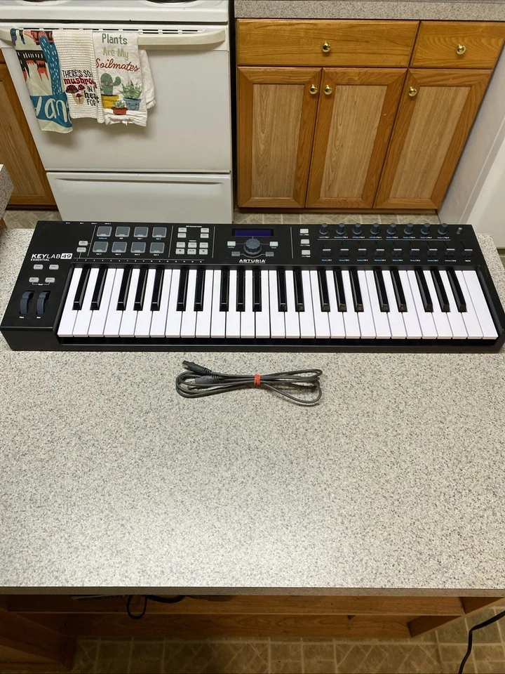 Arturia KeyLab 49 Essential 49 Key Midi Controller Keyboard getestet