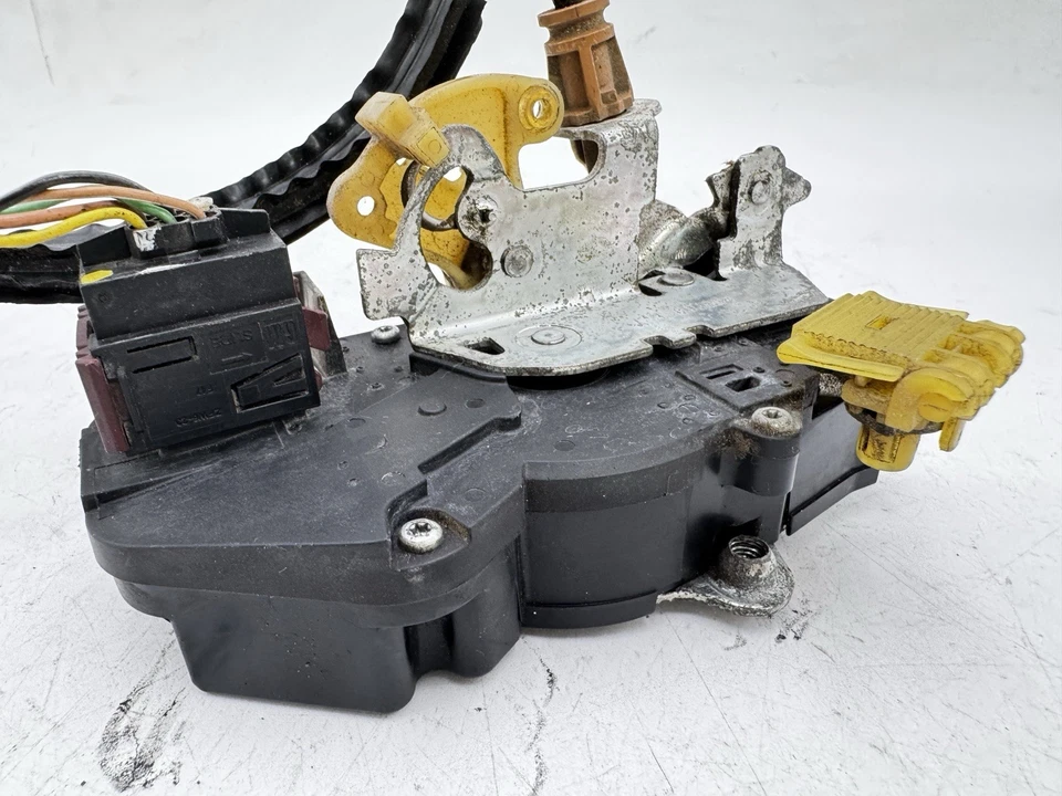 2008 CHEVROLET AVALANCHE FRONT RIGHT DOOR LOCK ACTUATOR OEM - Image 4 of 4