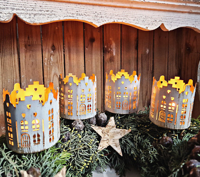   4 x Teelichtstecker Weiß Gold Häuser Adventskranzstecker Häuserzeile Teelicht