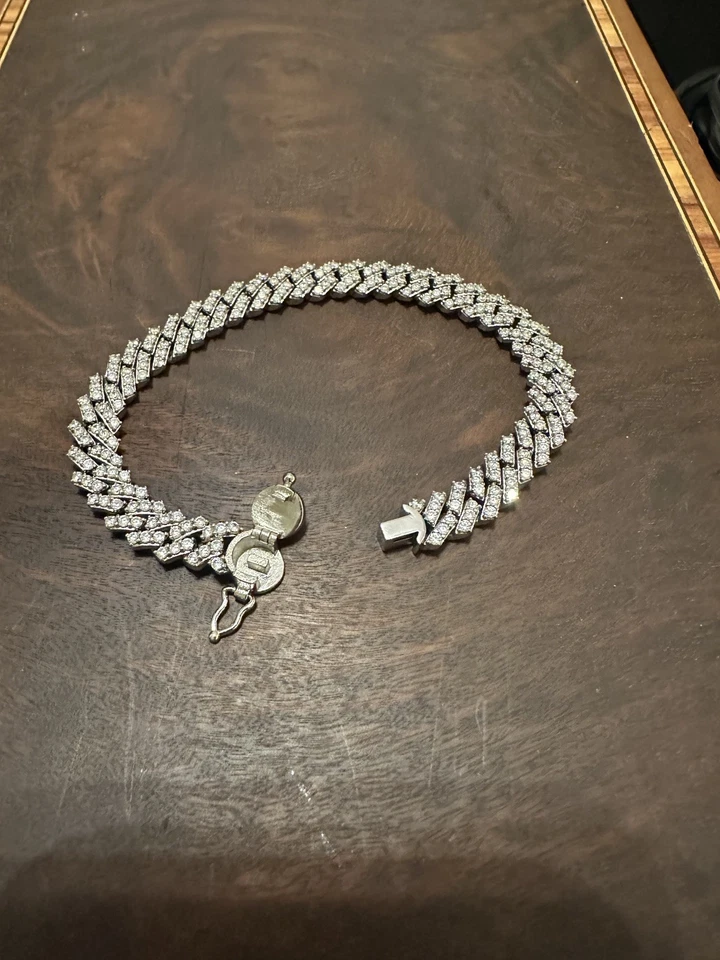 Pulsera de eslabones cubanos tono plata de los dioses dorados Foto 3 de 3