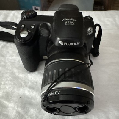 Fuji Finepix S 5200 Digital Camera 10X Optical Zoom Tested Working w  Strap/bag