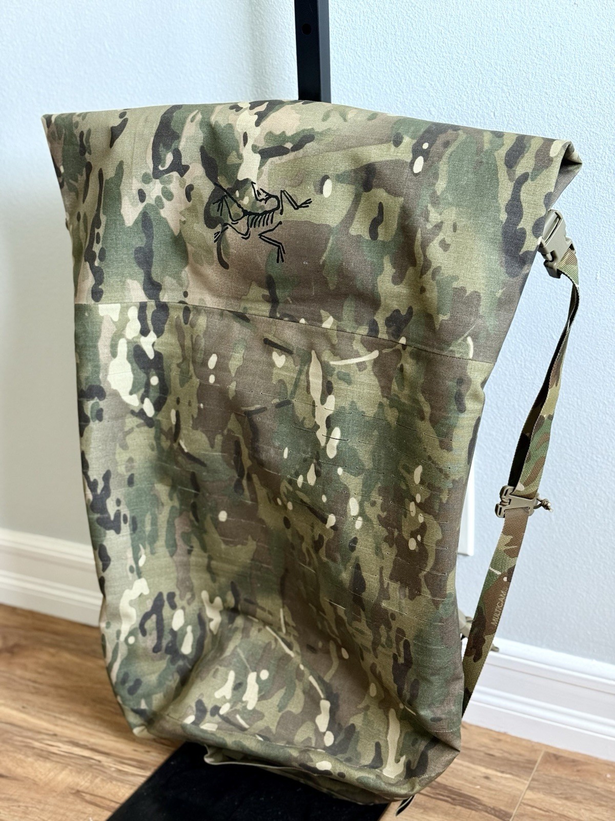 Arc'teryx LEAF ALSCE: DryPack 40 – FUNAAB Zoo Park