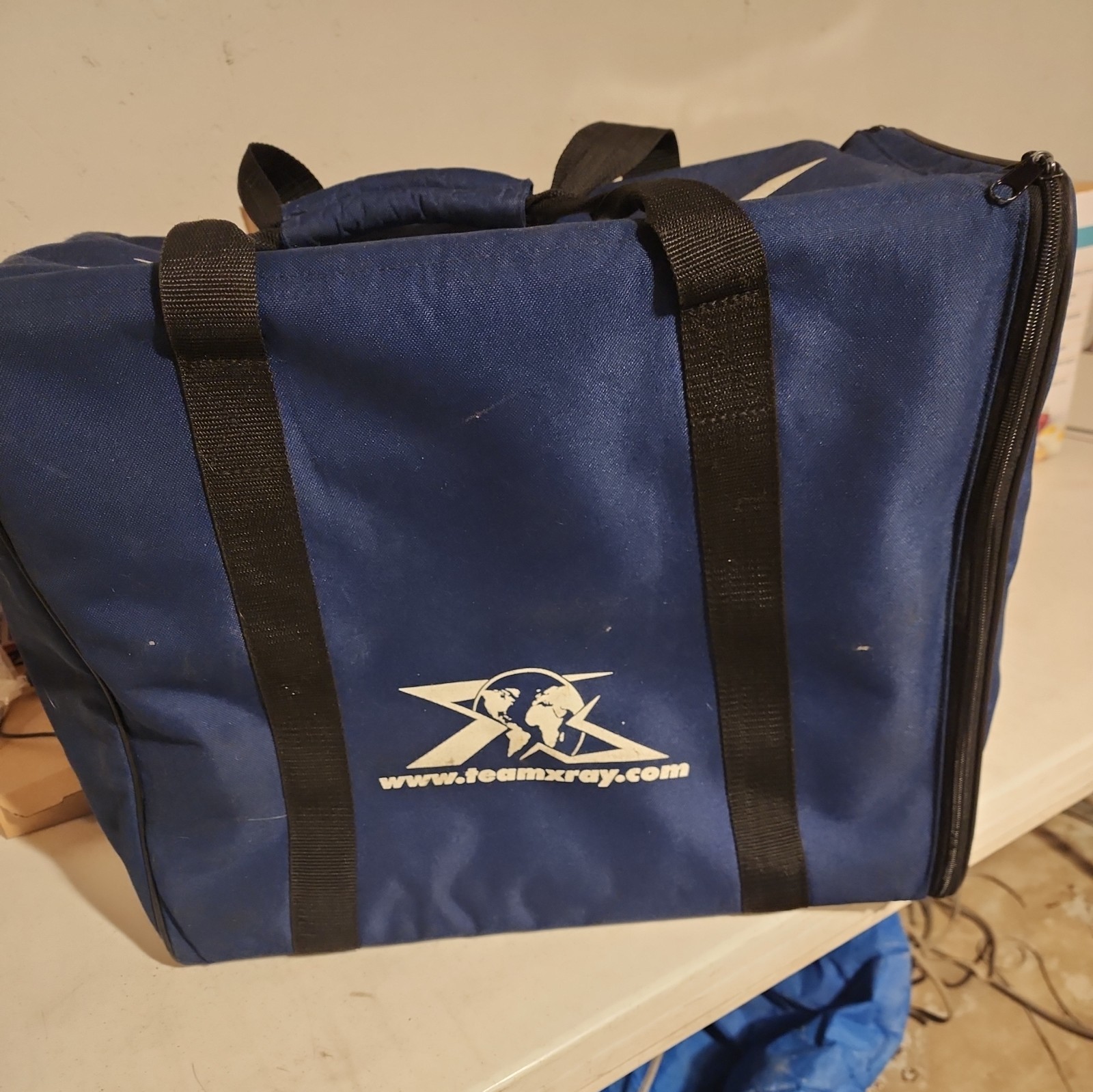 Travel Bag 1/8 Cars "22&times;"18&times;"12 Hardly Used