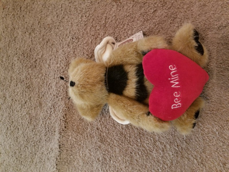 boyds bear bee mine NWT Kiss a Bearhugs Valentines Day