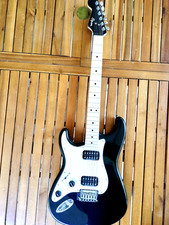 CHITARRA ELETTRICA SQUIER STRATOCASTER MANCINA CON PICK UP SEMIOUR DUNCAN 