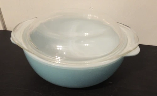 VTG SUPER RARE ENGLAND TURQUOISE BLUE COVERED DISH SCALLOPED HANDLES PYREX