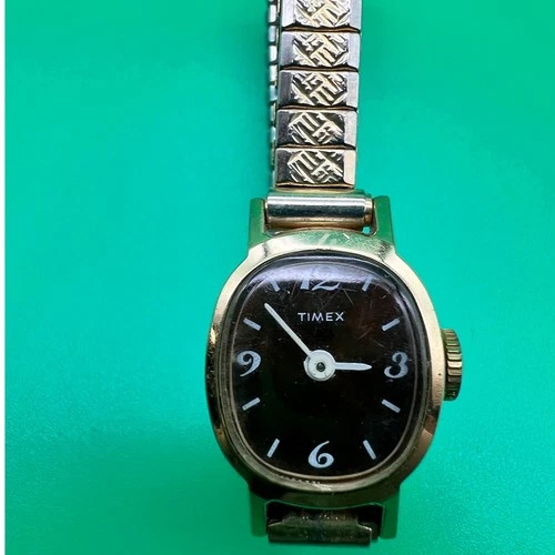 Vintage Women's Timex Wind Up Watch Gold Tone Needs Battery