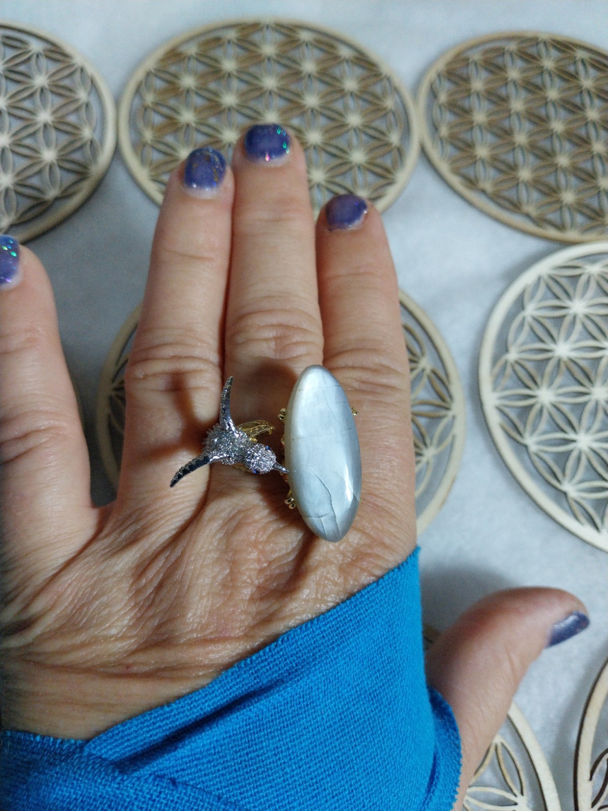 Bague ouverte Colibri or 14K pour un style bohème chic quotidien en pierre de lune