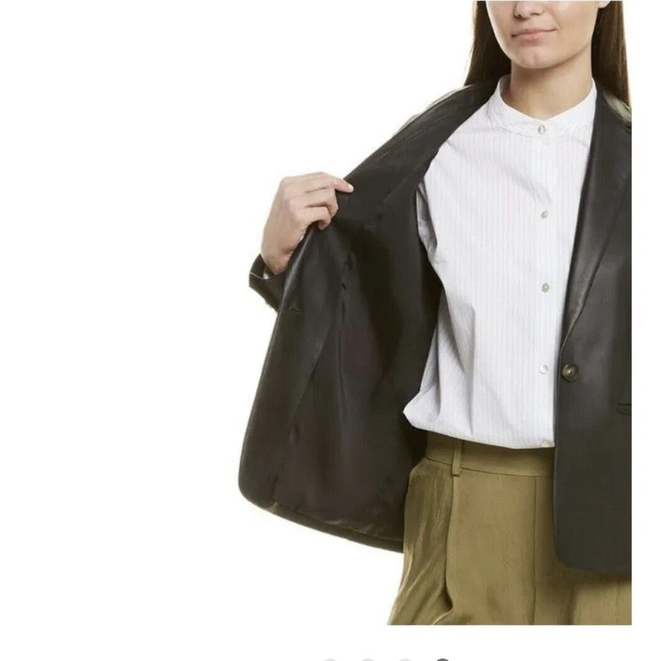 Blazer de cuero Vince Jacket se vende por $995 para mujer talla 10 negro Foto 2 de 4