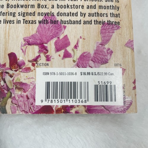 It Ends with Us : A Novel by Colleen Hoover (2016, Trade Paperback) - Picture 3 of 4