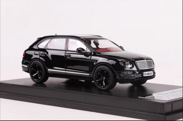 Bentley ミニカー　新品未使用　 Bentayga Unboxing of Bentley Bentayga 1:18 Scale Model Car by GT