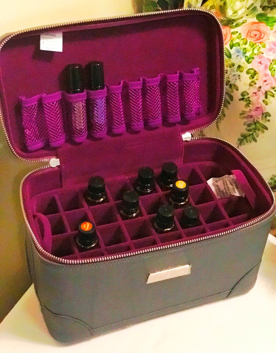 VINTAGE doTERRA Essential Oils 2016 Convention Train Case holds 73