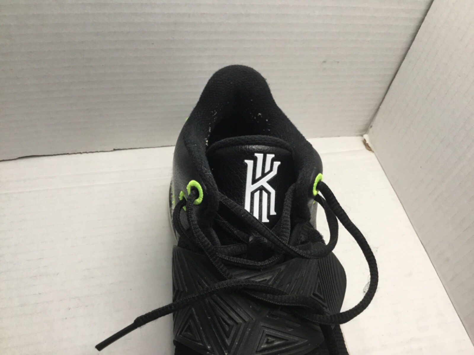 Size 9 - Nike Kyrie Flytrap 3 Black Volt - image 6