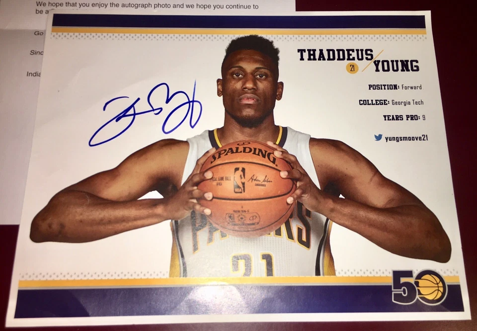 Баскетбольная фотография Таддеуса Янга из San Antonio Spurs NBA с автографом 8X10 + сертификат подлинности - Изображение 3 из 4