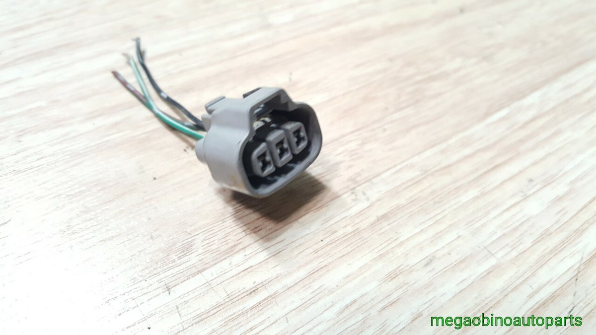 Mitsubishi connector FRONT turn amber signal bumper light socket