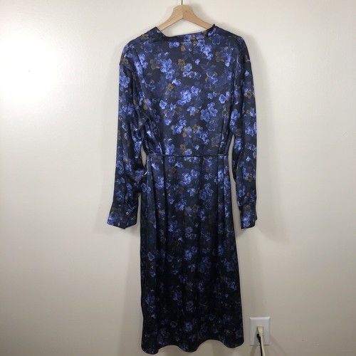 NWT VINCE. Plumeria blooms long sleeve 