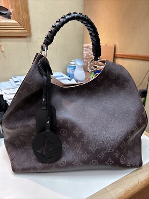 Louis Vuitton Monogram Mahina Carmel Chocolate Brown Leather Louis Vuitton Monogram Mahina Carmel Chocolate Brown Leather
