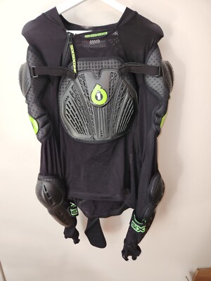 Six Six One SIXSIXONE Vapor Pressure Suit Motocross Armor - Men's Six Six One SIXSIXONE Vapor Pressure Suit Motocross Armor - Men's