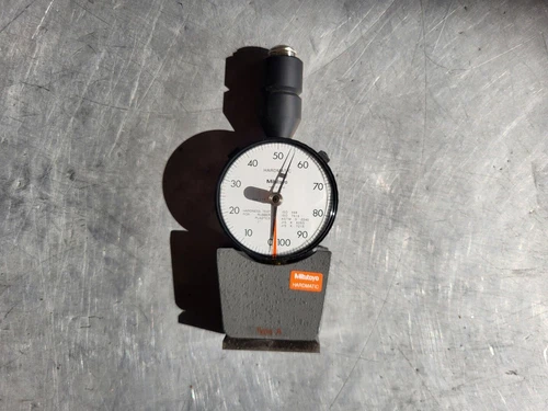 Mitutoyo Hardmatic Dial Durometer 811-335 Model HH-335