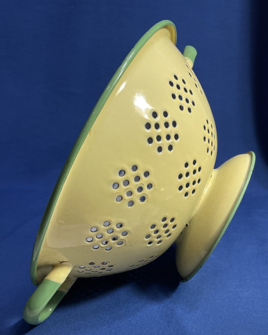 Vtg Yellow Enamelware Colander Strainer 11" Green Trim French /Country Farmhouse