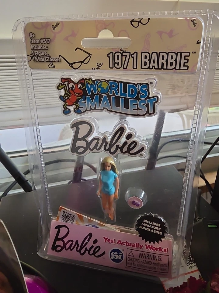 Muñeca Barbie 1959 réplica más pequeña del mundo 2017 2,75" nueva sellada Foto 2 de 3