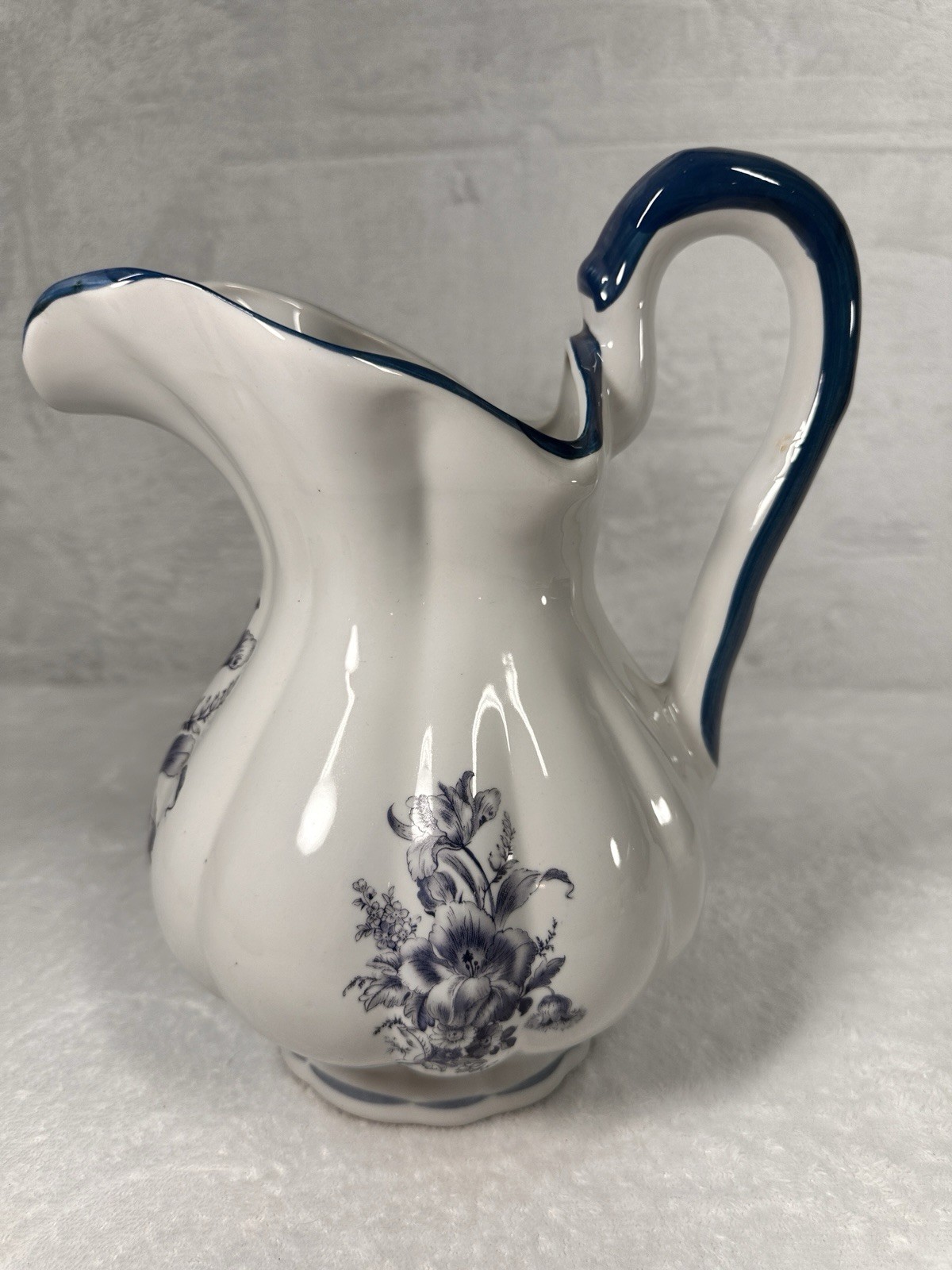 Vtg Delft Colbalt Blue White Floral Flow Pitcher Scalloped Vase Mantel Timeless