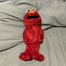 2018 Sesame Street Love to Hug Elmo Talking Hugging 14" Tall Plush Toy Hasbro