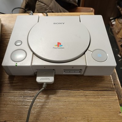 Sony PlayStation 1 PS1 Konsole. Voll funktionsfähig getestet (ohne Controller)