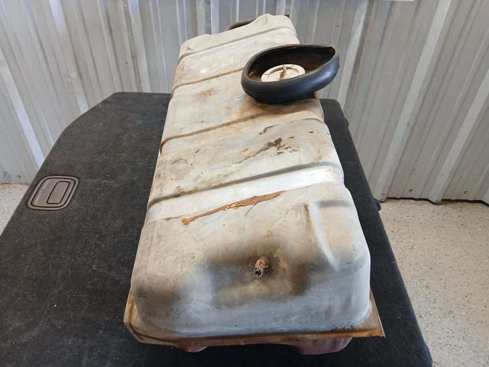 70-74 CORVETTE C3 FUEL TANK ASSEMBLY Foto 4 de 4