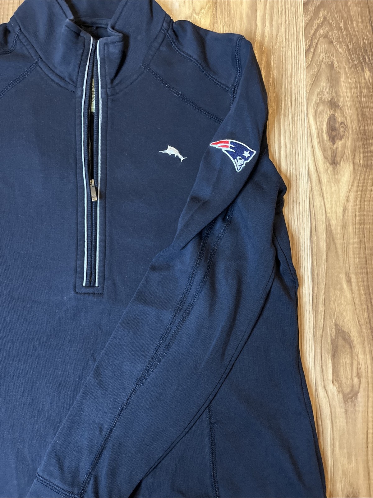 Tommy Bahama Football New England Patriots 1/4 Zip Small  Pullover EUC 👌 image 3