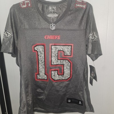 NEW Fanatics Proline Medium Women's Mahomes Number 15 Shirt #Chiefs #Kansas City