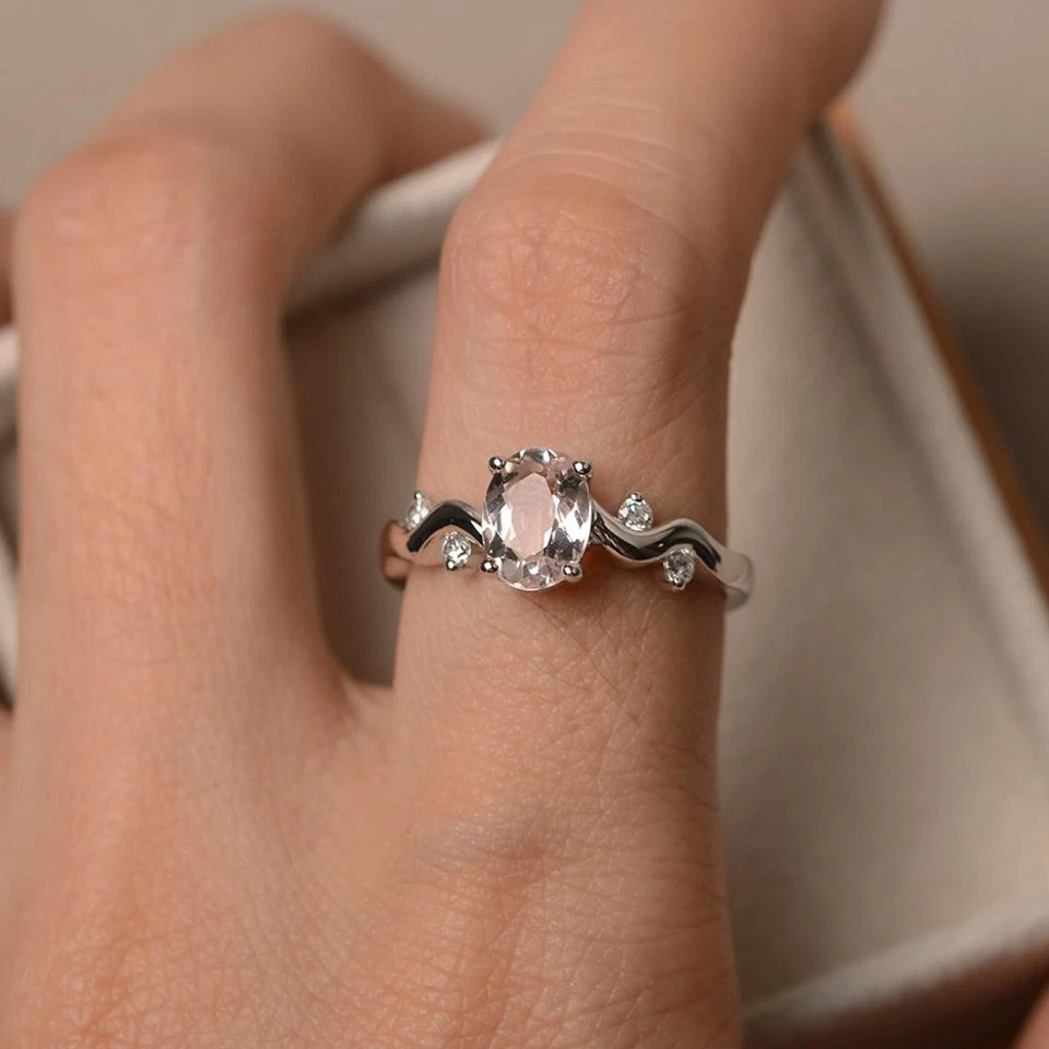 Anillo de aniversario de diamantes y morganita natural ovalado de 1,37 quilates de oro blanco de 14 quilates talla 7 Foto 4 de 4