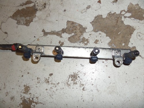 2009-2012 Mitsubishi Galant ES Fuel Rail With Injectors OEM - Picture 4 of 6