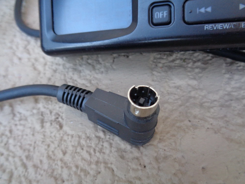 UNIDAD DE CONTROL DE COMANDANTE CAMBIADOR DE CD BLAUPUNKT RF6IR PARA AUDIO DE COCHE COMO NO PROBADO Foto 2 de 3